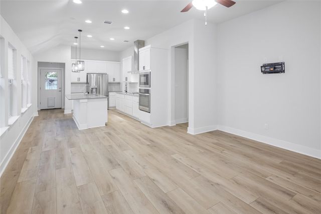 1313 Salt Lick DR, Georgetown, TX 78633