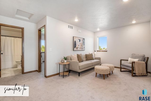 2700 S Broek Dr Drive, Sioux Falls, SD 57106