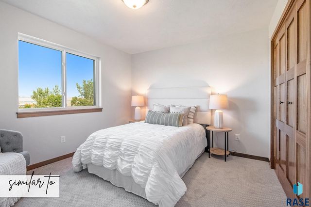 2700 S Broek Dr Drive, Sioux Falls, SD 57106