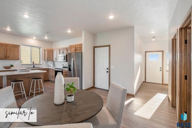 2700 S Broek Dr Drive, Sioux Falls, SD 57106