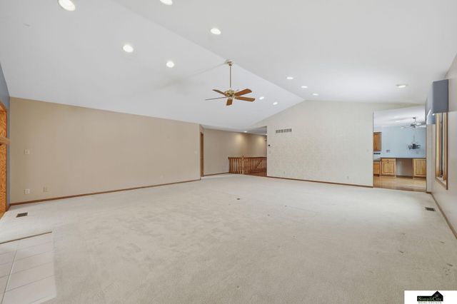 6707 Flint Ridge Road, Lincoln, NE 68506