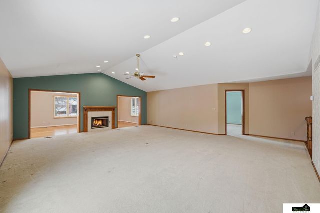 6707 Flint Ridge Road, Lincoln, NE 68506