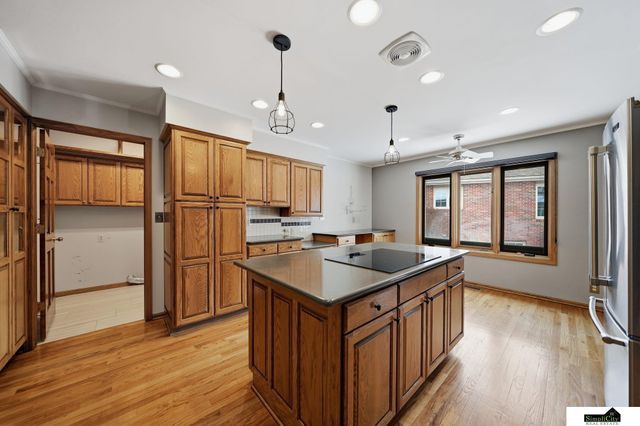 6707 Flint Ridge Road, Lincoln, NE 68506