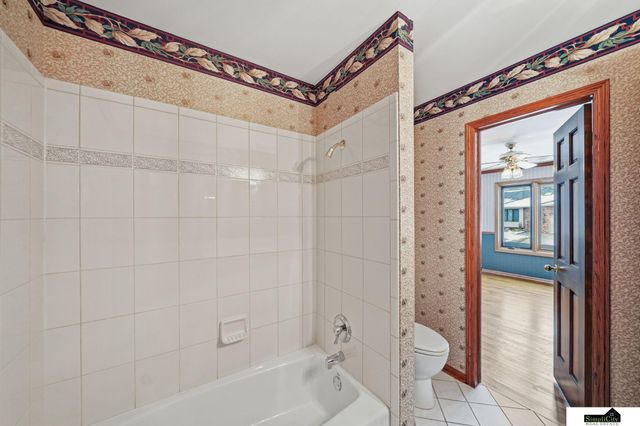 6707 Flint Ridge Road, Lincoln, NE 68506