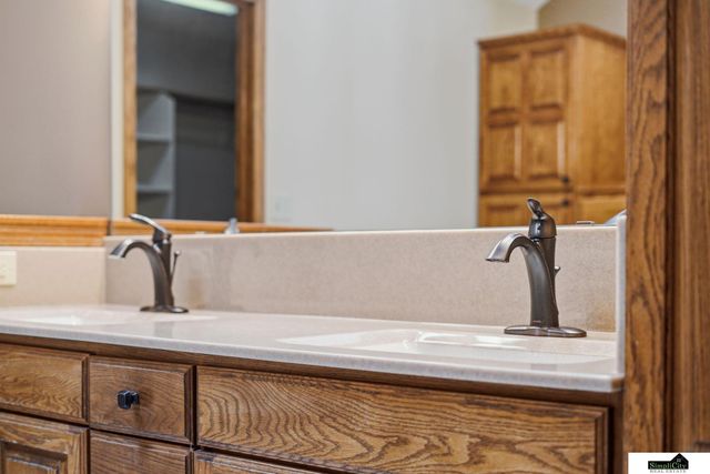 6707 Flint Ridge Road, Lincoln, NE 68506