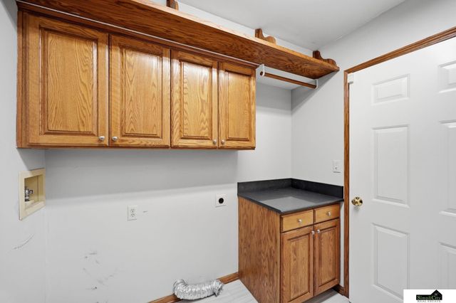 6707 Flint Ridge Road, Lincoln, NE 68506