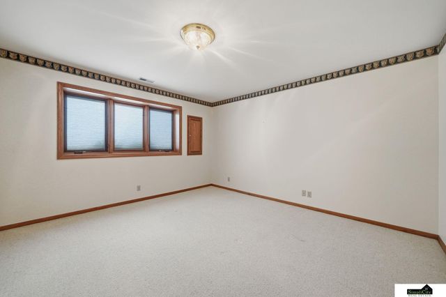 6707 Flint Ridge Road, Lincoln, NE 68506