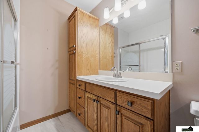 6707 Flint Ridge Road, Lincoln, NE 68506