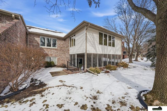 6707 Flint Ridge Road, Lincoln, NE 68506