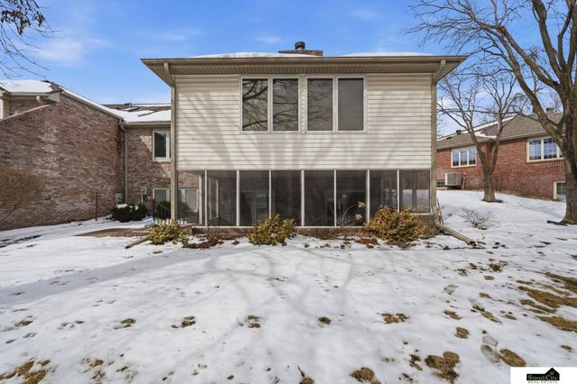 6707 Flint Ridge Road, Lincoln, NE 68506