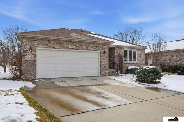 6707 Flint Ridge Road, Lincoln, NE 68506