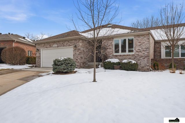 6707 Flint Ridge Road, Lincoln, NE 68506