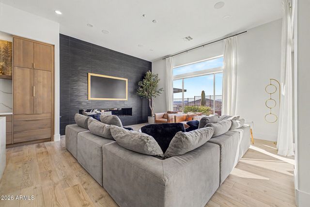 2554 W SHINNECOCK Way, Phoenix, AZ 85086