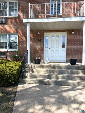 1250 Farmington Avenue C, Farmington, CT 06032
