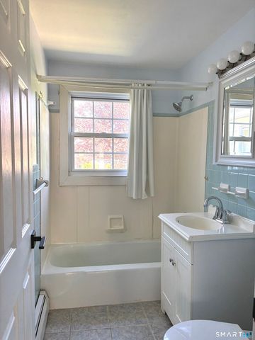 1250 Farmington Avenue C, Farmington, CT 06032