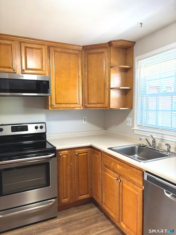 1250 Farmington Avenue C, Farmington, CT 06032