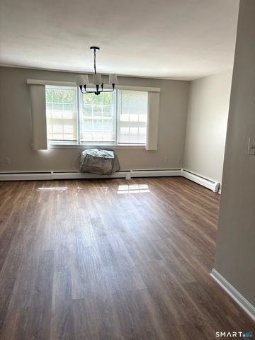 1250 Farmington Avenue C, Farmington, CT 06032