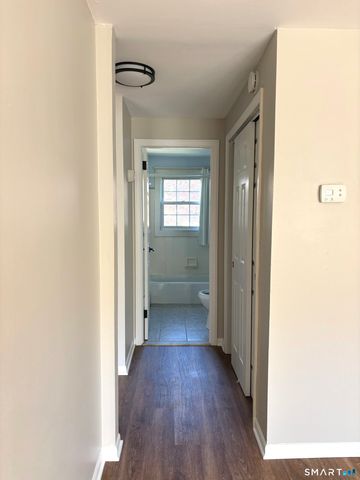 1250 Farmington Avenue C, Farmington, CT 06032
