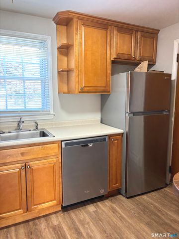 1250 Farmington Avenue C, Farmington, CT 06032
