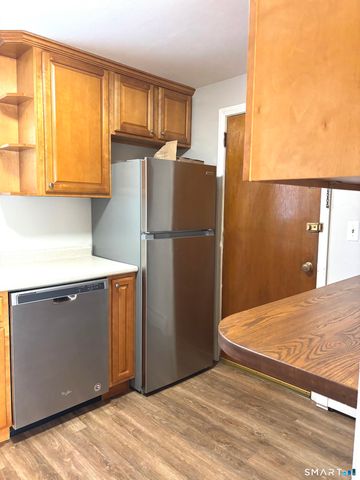 1250 Farmington Avenue C, Farmington, CT 06032