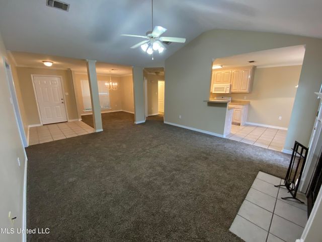 8133 Rue Hollifield, Ocean Springs, MS 39564