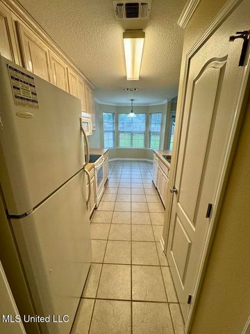 8133 Rue Hollifield, Ocean Springs, MS 39564