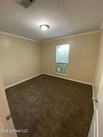 8133 Rue Hollifield, Ocean Springs, MS 39564