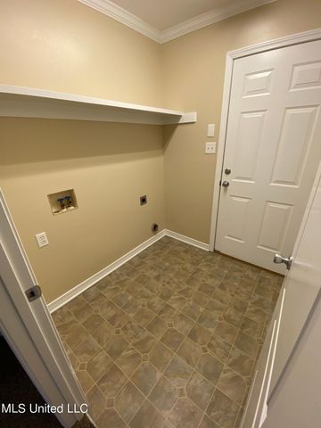 8133 Rue Hollifield, Ocean Springs, MS 39564