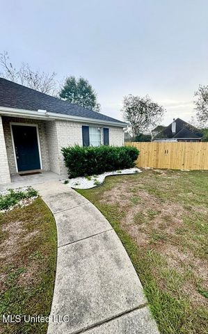 8133 Rue Hollifield, Ocean Springs, MS 39564