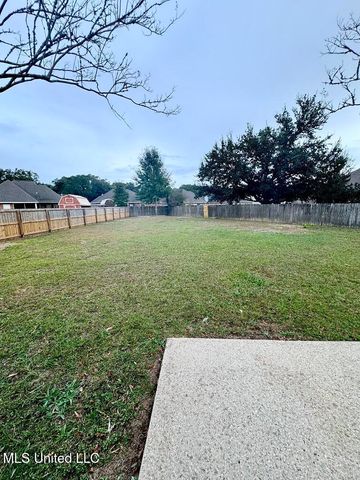 8133 Rue Hollifield, Ocean Springs, MS 39564