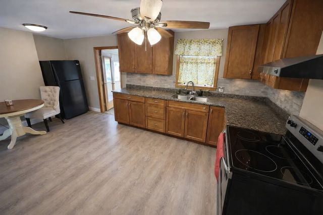 22 Overhill Road, Warren, RI 02885