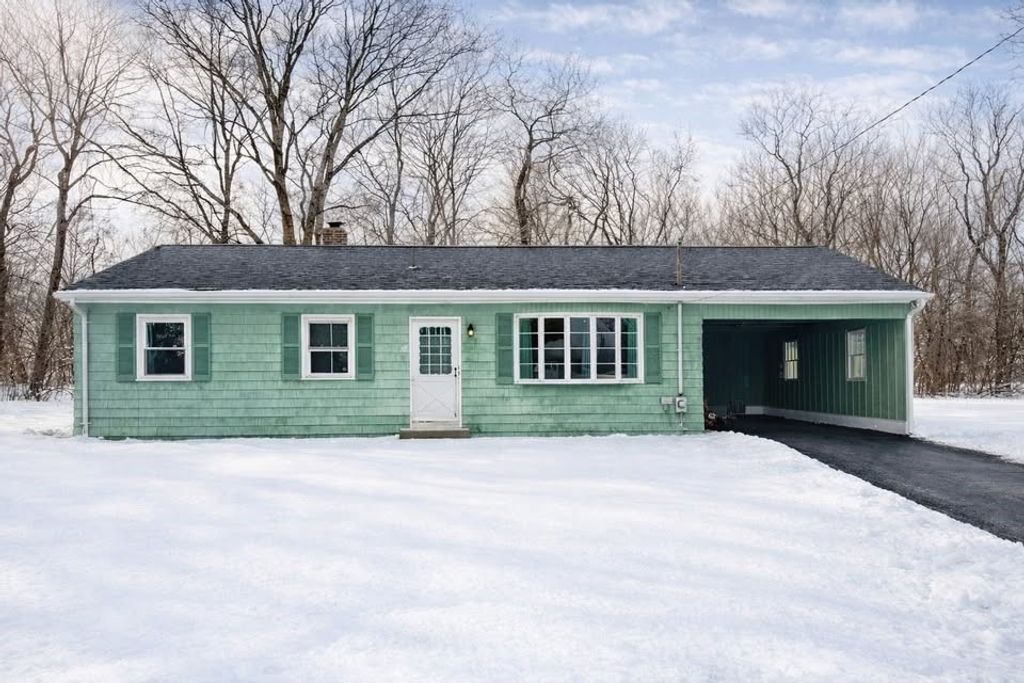 22 Overhill Road, Warren, RI 02885