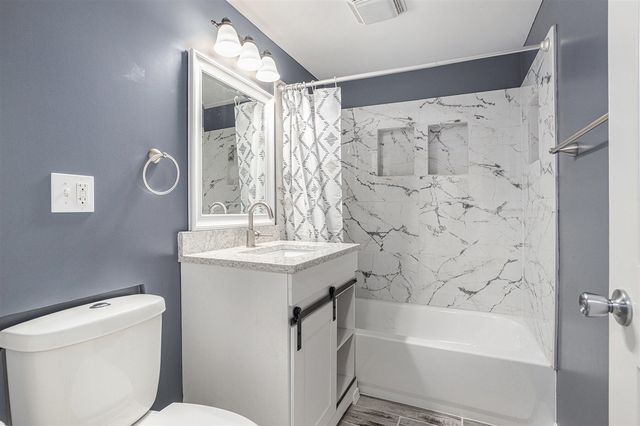 202 W Mosel Avenue, Kalamazoo, MI 49004