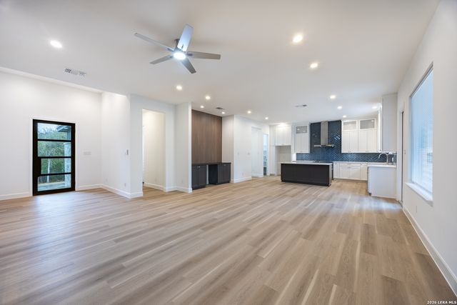 8221 OLD AUSTIN ROAD, Selma, TX 78154