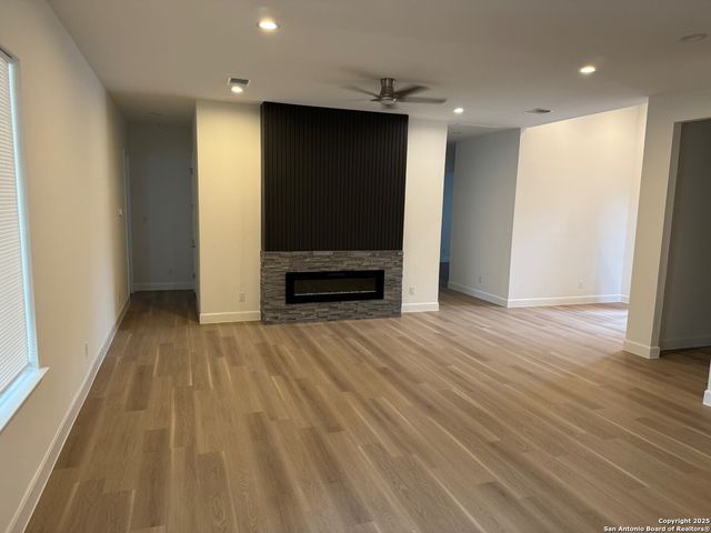 8221 OLD AUSTIN ROAD, Selma, TX 78154