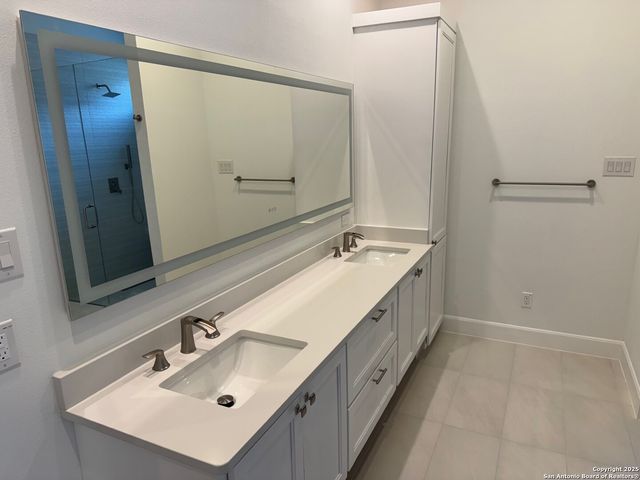 8221 OLD AUSTIN ROAD, Selma, TX 78154