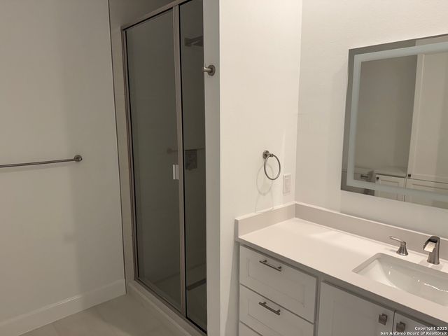 8221 OLD AUSTIN ROAD, Selma, TX 78154