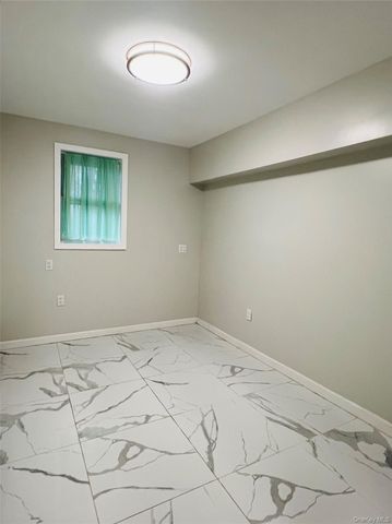 152-10 Peck Avenue, Flushing, NY 11355