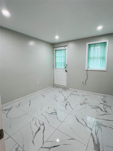 152-10 Peck Avenue, Flushing, NY 11355