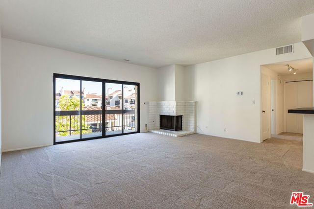 8180 Manitoba Street 304, Playa Del Rey, CA 90293