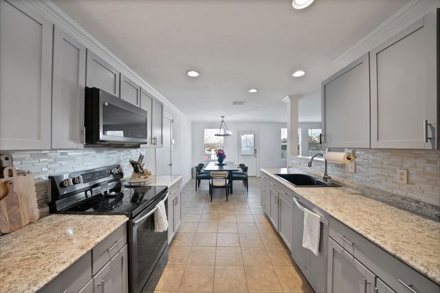 1120 Bumble Bee Drive, Lancaster, TX 75134