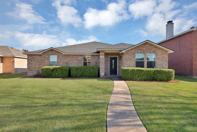 1120 Bumble Bee Drive, Lancaster, TX 75134