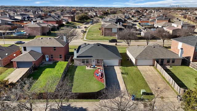 1120 Bumble Bee Drive, Lancaster, TX 75134