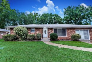 125 Barrington Drive, Belleville, IL 62223