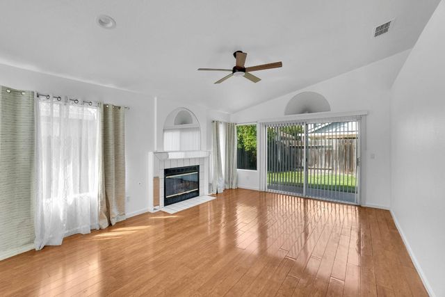 6507 Shasta Creek Way, Elk Grove, CA 95758