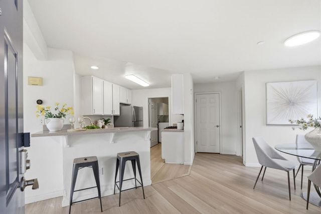 612 Arcadia Terrace 301, Sunnyvale, CA 94085