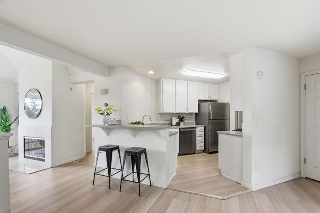 612 Arcadia Terrace 301, Sunnyvale, CA 94085