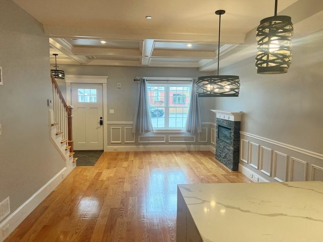 10 S Mason St 6, Salem, MA 01970