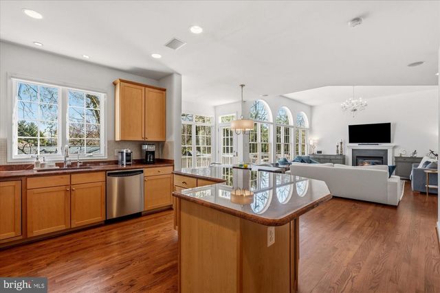 7119 COVENTRY RD, Alexandria, VA 22306