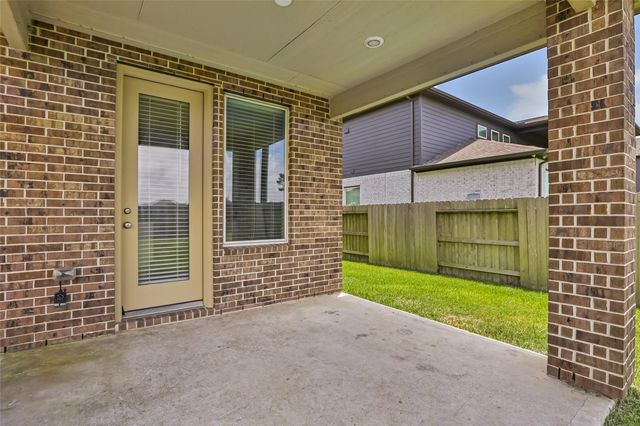 9219 Joe Louis Drive, Baytown, TX 77523